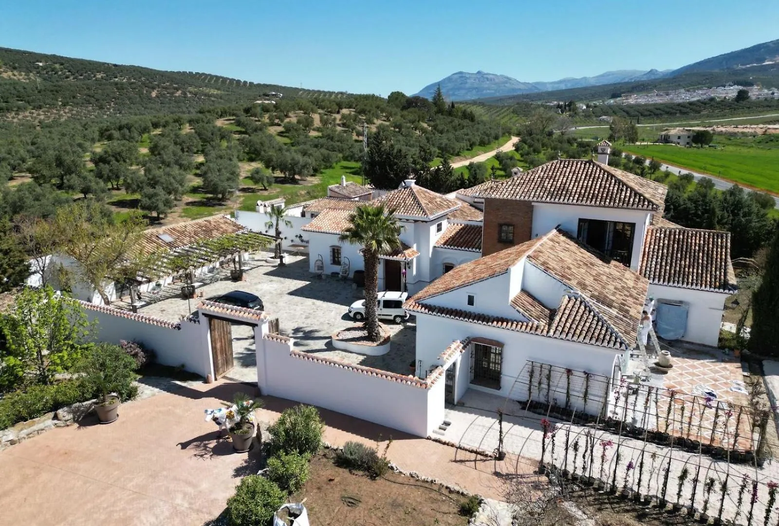 Villa New! Your Ultimate Luxury Finca With 11Br, Pool, Jacuzzi, Gym And Sauna Just 30 Minutes From Malaga! Villanueva del Rosario